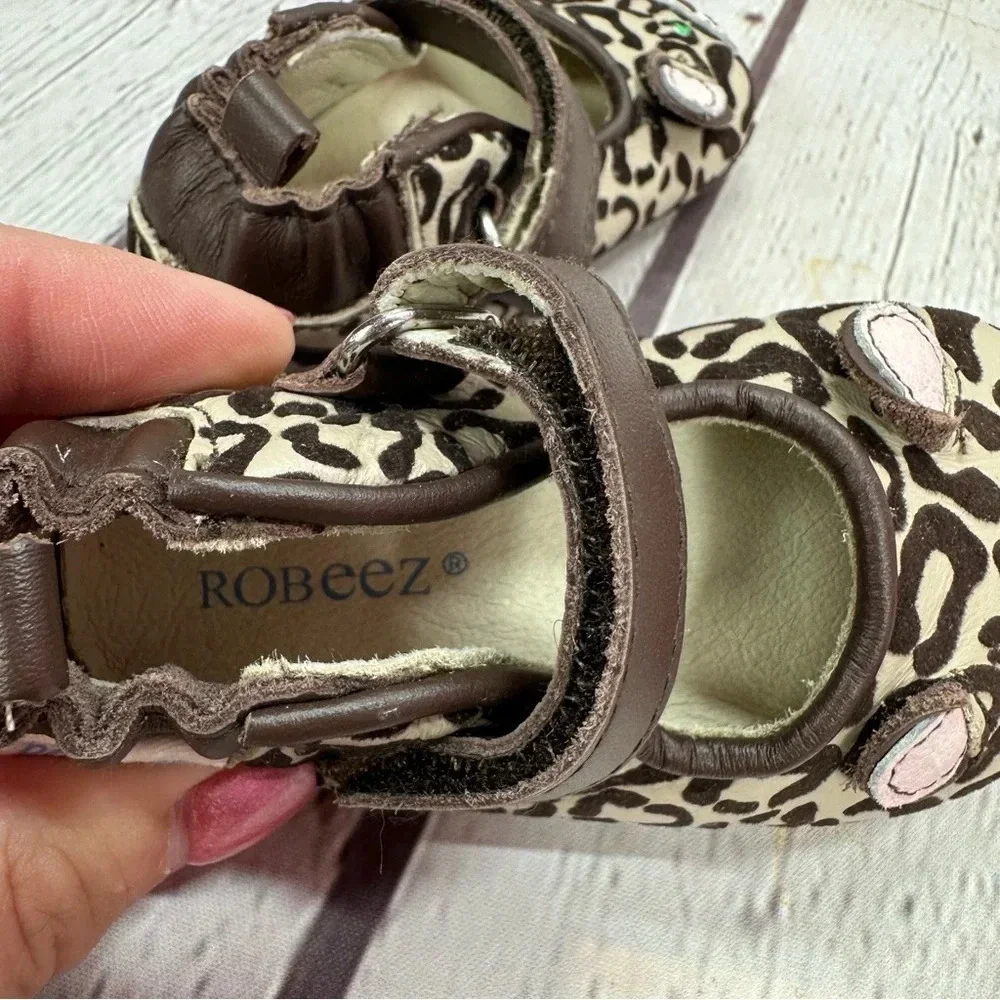 robeez mini shoes 3D leopard sandstone sz 2 leather animal print infant baby
